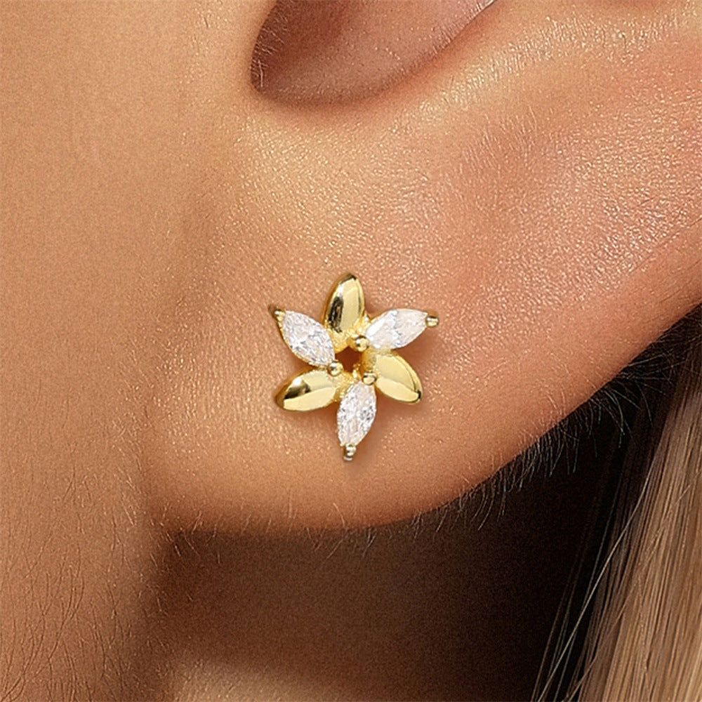 S925 Sterling Silver Petal Pearl Stud Earrings