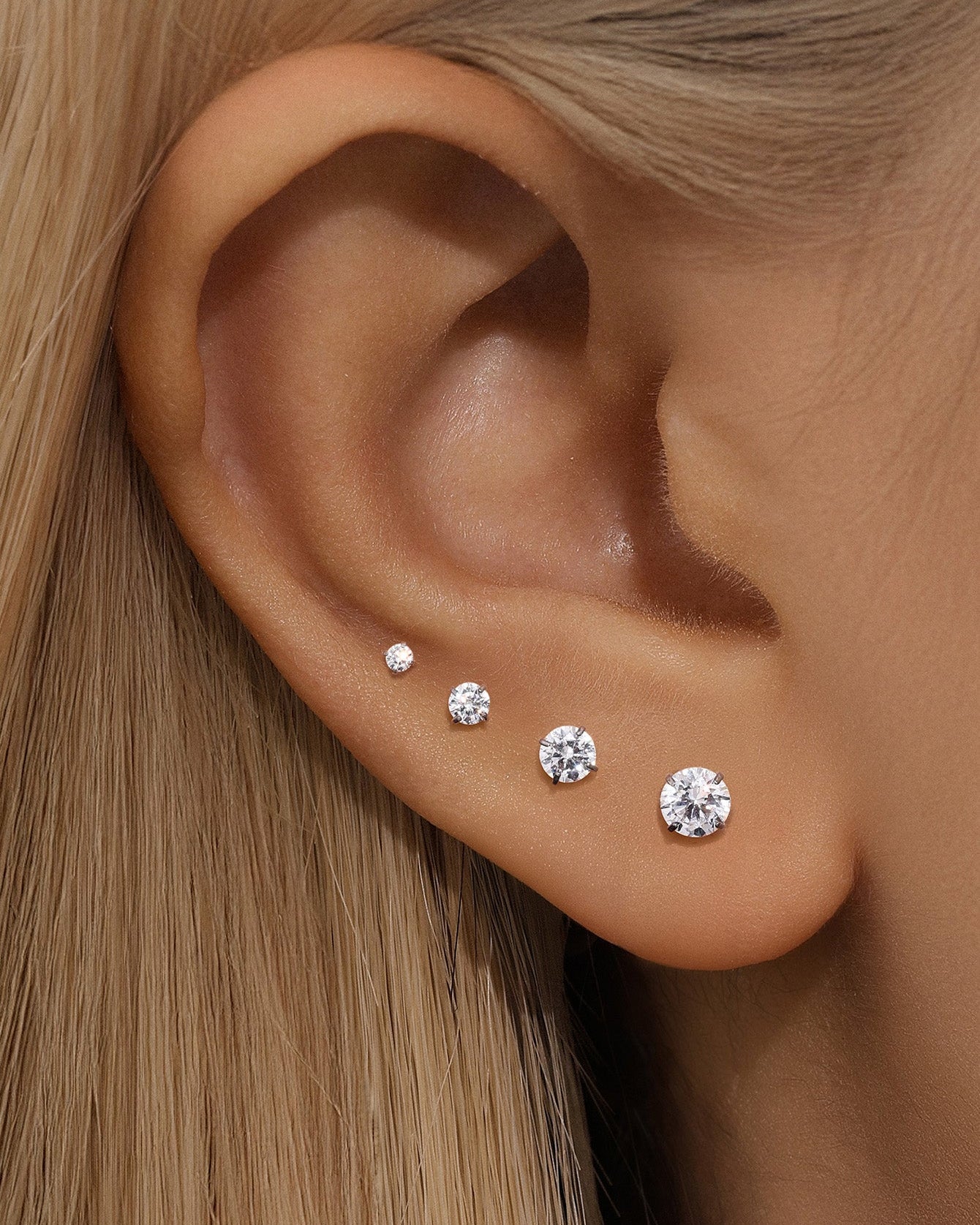 G23 Titanium Hypoallergenic Shiny Ear Piercing Stud
