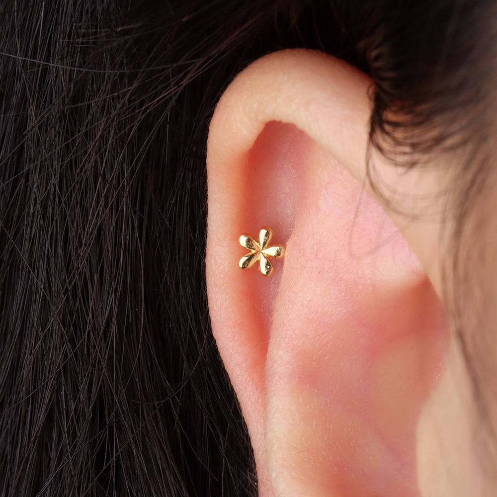 G23 Titanium Waterproof Dainty Floral Stud Earring