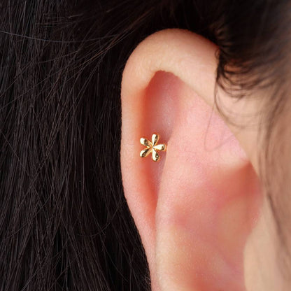 G23 Titanium Waterproof Dainty Floral Stud Earring
