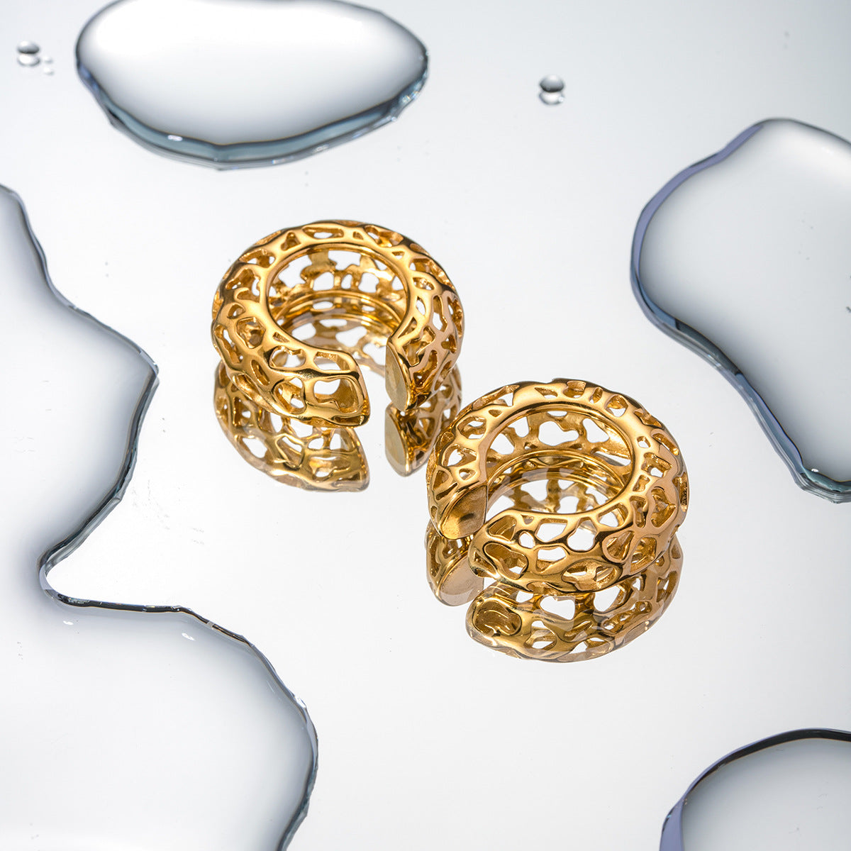 Hollow C-Shaped Earclip Earrings