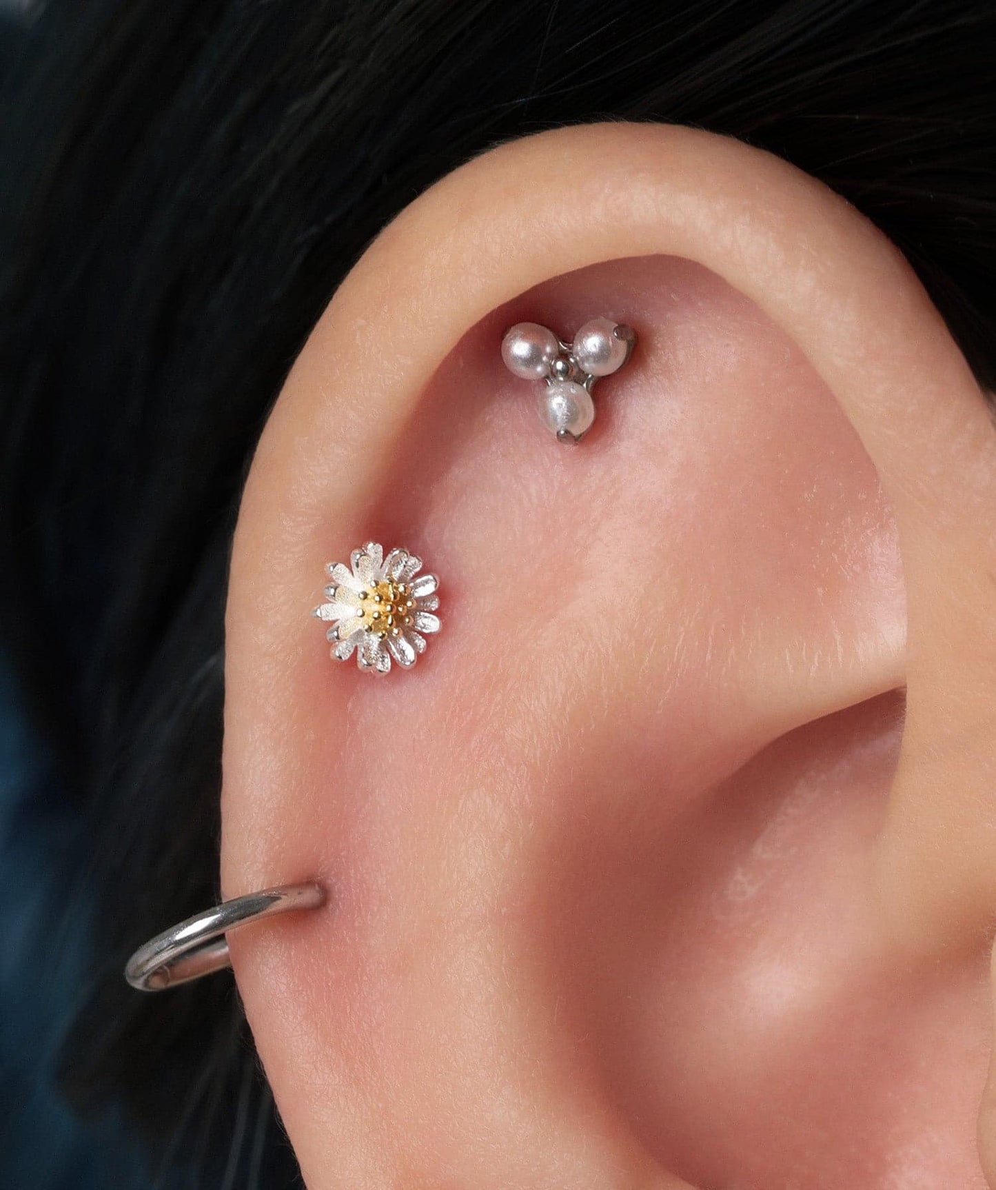 G23 Titanium Waterproof Daisy Stud Earring