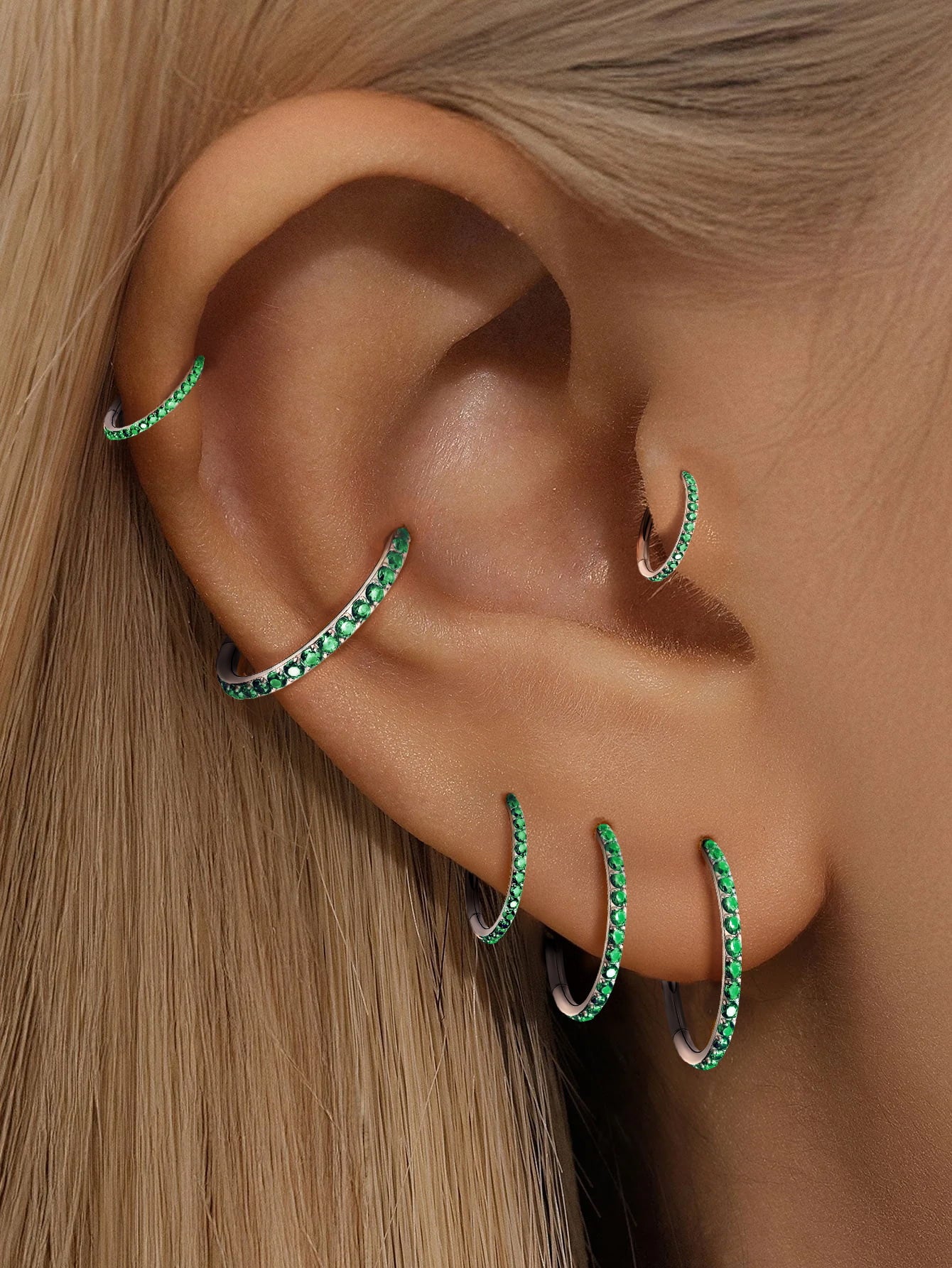 G23 Titanium Waterproof Emerald Green Zircon Cartilage Hoop